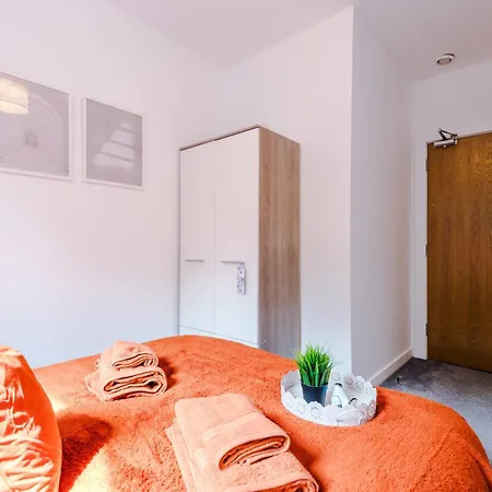 Pool Table, Stunning 2 Bed Flat, * Liverpool