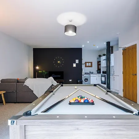 Apartment Pool Table, Stunning 2 Bed Flat, Liverpool