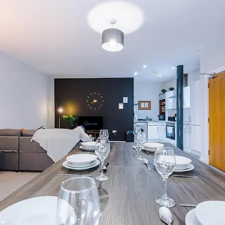 Pool Table, Stunning 2 Bed Flat, Apartment