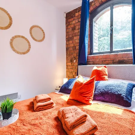 Pool Table, Stunning 2 Bed Flat, Apartment *