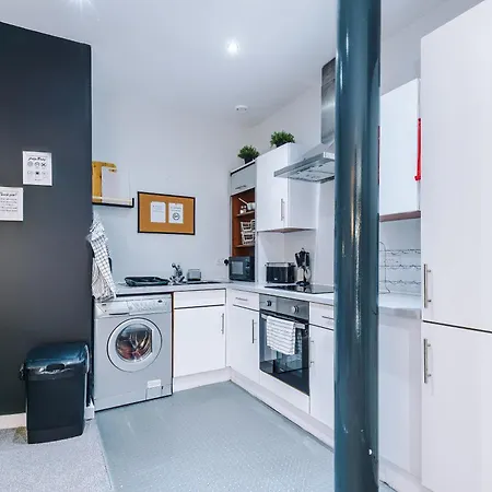 Apartment Pool Table, Stunning 2 Bed Flat,