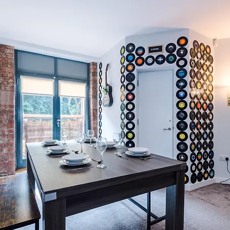 Apartment Pool Table, Stunning 2 Bed Flat, Liverpool