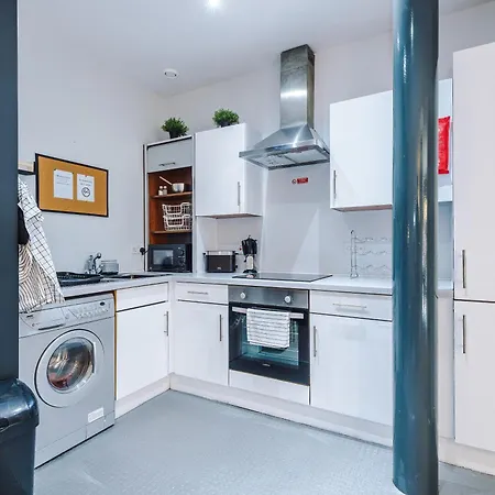 Pool Table, Stunning 2 Bed Flat, *