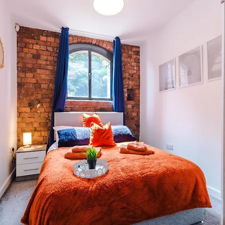 Pool Table, Stunning 2 Bed Flat, *