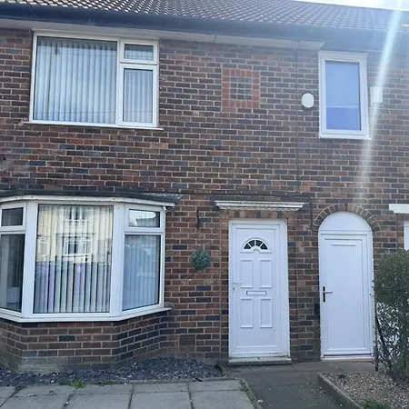 Knotty Ash - 3 Beds - Sleeps 6 - On-site Parking