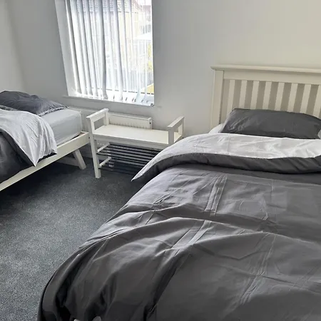 Holiday home Knotty Ash - 3 Beds - Sleeps 6 - On-site Parking