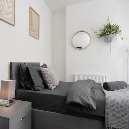 Dom wakacyjny Stunning House - Free Parking - Goodison&anfield *