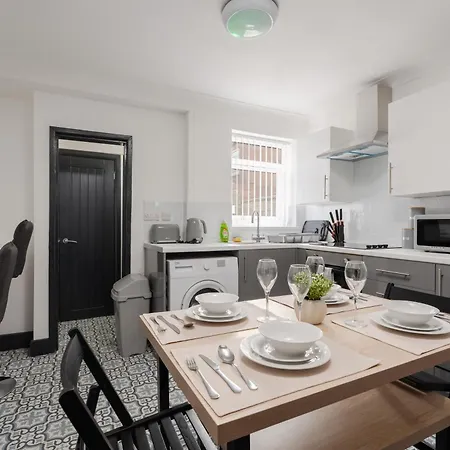 Dom wakacyjny Stunning House - Free Parking - Goodison&anfield *