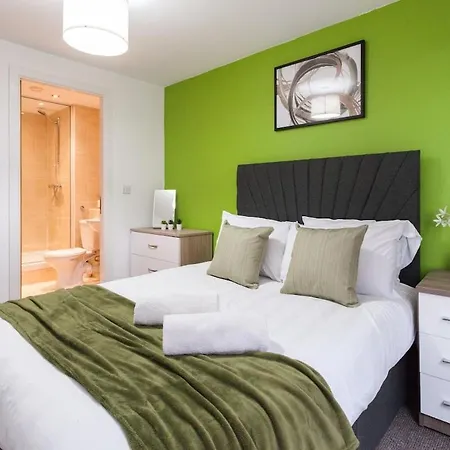 Centre Stay, 2 Bed 2 Bath, Sleeps Up To 7, Netflix Apartment