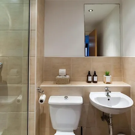 Stay, 2 Bed 2 Bath, Sleeps Up To 7, Netflix Daire Liverpool
