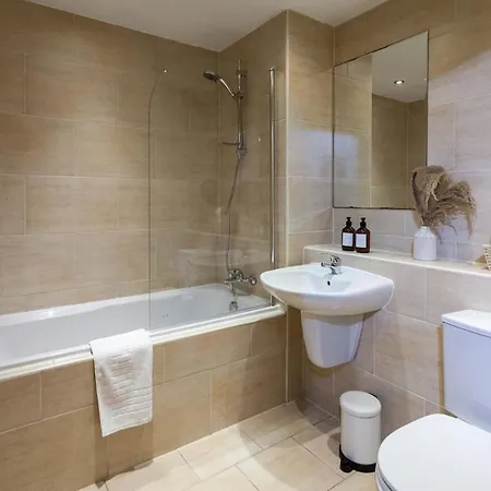 Stay, 2 Bed 2 Bath, Sleeps Up To 7, Netflix * Liverpool