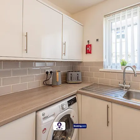 Holiday home Last-minute Grabs L Premium Offers L 4bdr House By Finesse Short Lets & Serviced With Free Wifi Liverpool