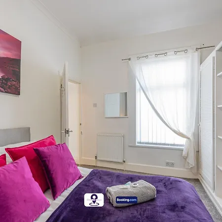 Last-minute Grabs L Premium Offers L 4bdr House By Finesse Short Lets & Serviced With Free Wifi Liverpool