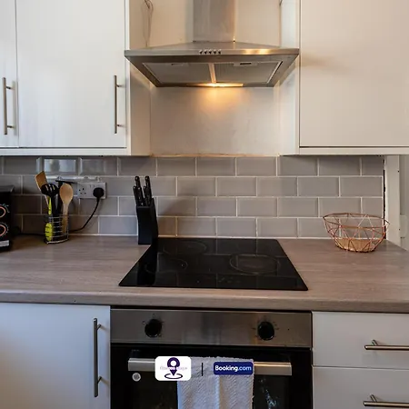 Holiday home Last-minute Grabs L Premium Offers L 4bdr House By Finesse Short Lets & Serviced With Free Wifi Liverpool