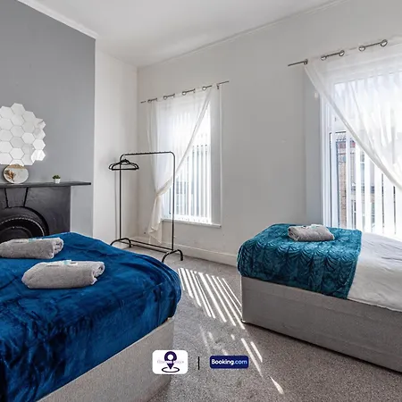 Last-minute Grabs L Premium Offers L 4bdr House By Finesse Short Lets & Serviced With Free Wifi * Liverpool