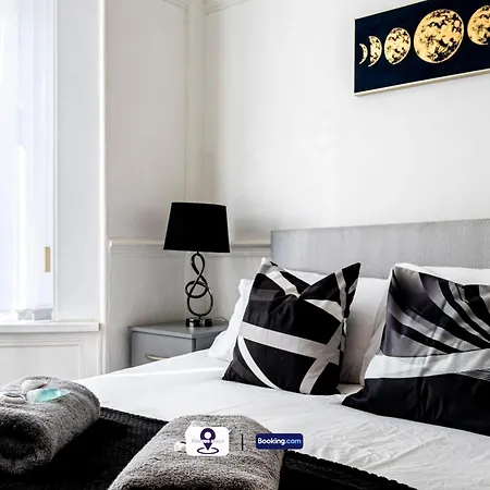 Holiday home Last-minute Grabs L Premium Offers L 4bdr House By Finesse Short Lets & Serviced With Free Wifi Liverpool