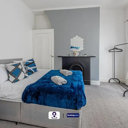 Last-minute Grabs L Premium Offers L 4bdr House By Finesse Short Lets & Serviced With Free Wifi Holiday home