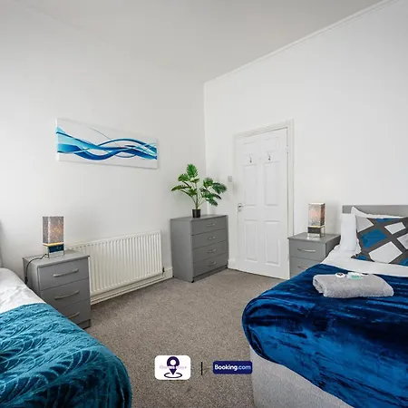 Holiday home Last-minute Grabs L Premium Offers L 4bdr House By Finesse Short Lets & Serviced With Free Wifi Liverpool
