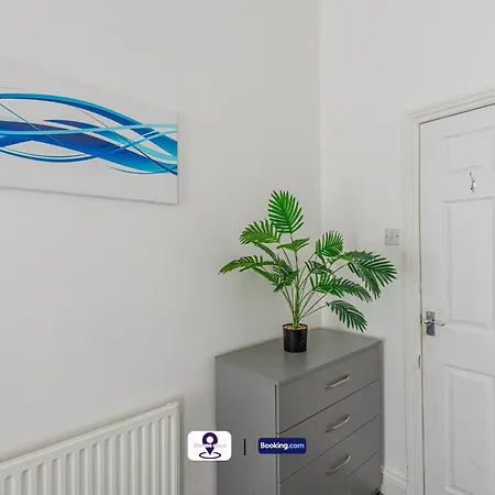 Holiday home Last-minute Grabs L Premium Offers L 4bdr House By Finesse Short Lets & Serviced With Free Wifi Liverpool