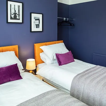 The Rockfield By Serene Stylish 6br Near Anfield With Bar Parking Virgin Media And Fast Wifi Liverpool