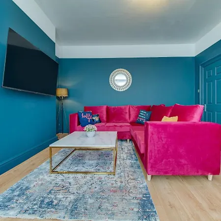 The Rockfield By Serene Stylish 6br Near Anfield With Bar Parking Virgin Media And Fast Wifi * Liverpool