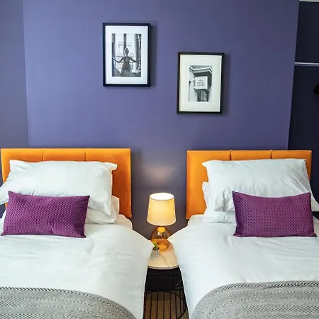 Holiday home The Rockfield By Serene Stylish 6br Near Anfield With Bar Parking Virgin Media And Fast Wifi *
