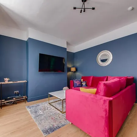 Holiday home The Rockfield By Serene Stylish 6br Near Anfield With Bar Parking Virgin Media And Fast Wifi *
