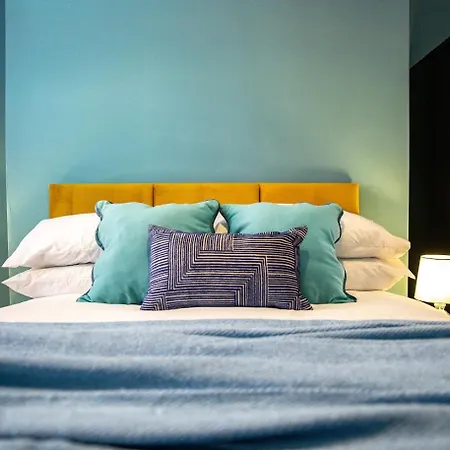 The Rockfield By Serene Stylish 6br Near Anfield With Bar Parking Virgin Media And Fast Wifi *