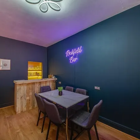 The Rockfield By Serene Stylish 6br Near Anfield With Bar Parking Virgin Media And Fast Wifi