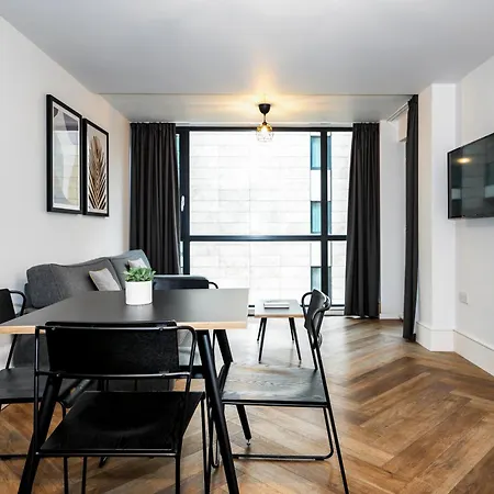 Staycity Centre מלון דירות 4*