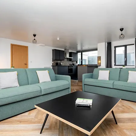 Staycity Centre Lägenhetshotell 4*