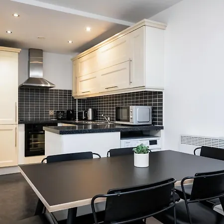 Staycity Centre מלון דירות 4*
