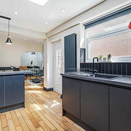 Holiday home Wrights Terrace - Air Host And - 4 Bedroom *