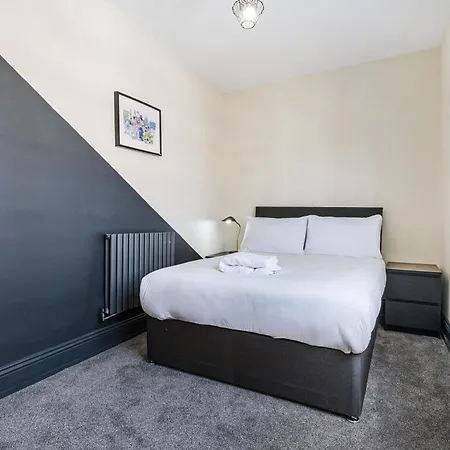 Holiday home Wrights Terrace - Air Host And - 4 Bedroom Liverpool