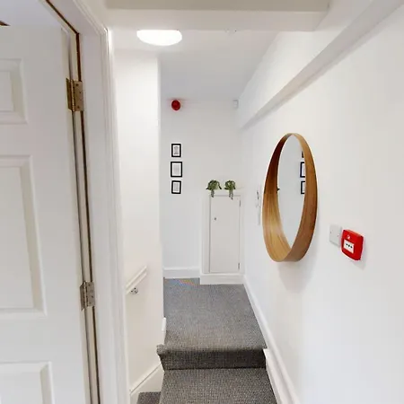 Feriehus 5 Tvs 10 Mins To 2 Showers Parking