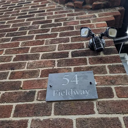 Lejlighed Luxury 3 Bed House With Off Road Parking For 2 Cars, Garden, 10 Minutes From City-centre Liverpool