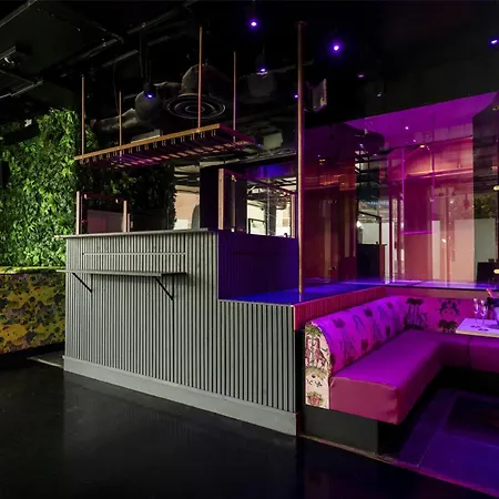Hilton Centre Hotel 4*