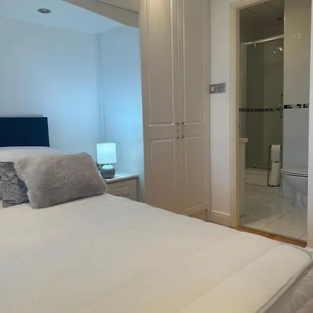 River View 2 Bedroom * Liverpool