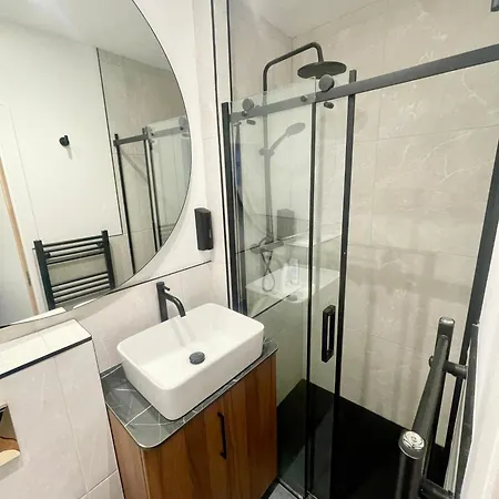 2 Bedroom Near Anfield Stadium - Sleeps 4 Per Flat Apartment