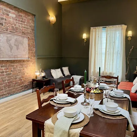 8 Guest Fusion 2 Min Lime St * Liverpool