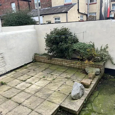 Spacious, Modern 3br House, Lfc, Free Parking