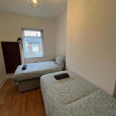 Spacious, Modern 3br House, Lfc, Free Parking * Liverpool