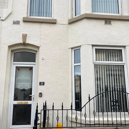 Spacious, Modern 3br House, Lfc, Free Parking * Liverpool