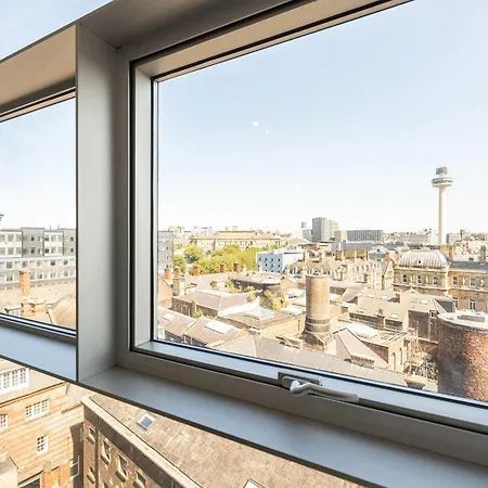 Stunning Skyline With Parking Apartment Liverpool