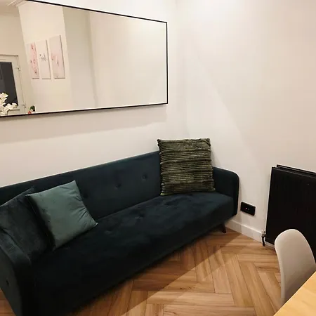 Apartment 2 Bedroom Near Anfield Stadium - Sleeps 4 Per Flat Liverpool