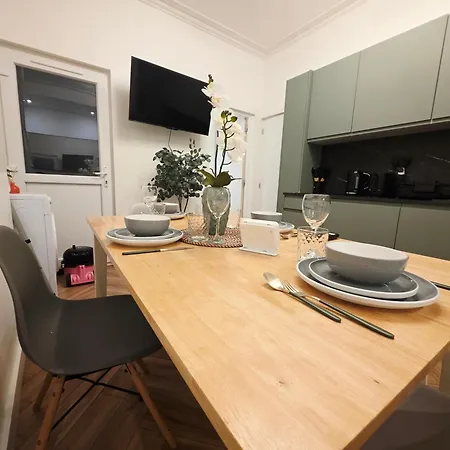 2 Bedroom Near Anfield Stadium - Sleeps 4 Per Flat 公寓