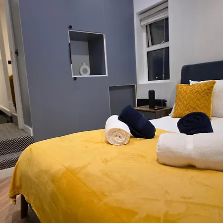 2 Bedroom Near Anfield Stadium - Sleeps 4 Per Flat Apartment *