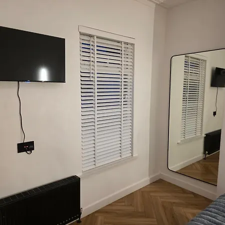 2 Bedroom Near Anfield Stadium - Sleeps 4 Per Flat 公寓 *