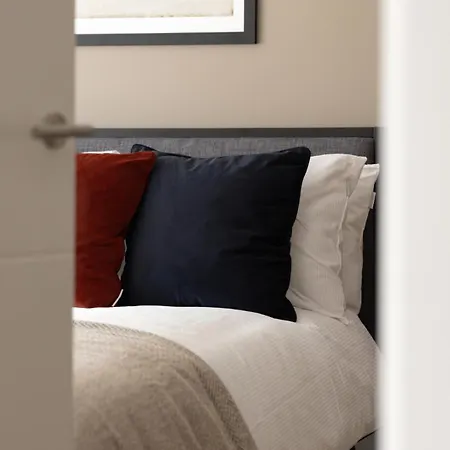 Richmond Row - Air Host & - 2 Bedroom Sleeps 6 * Liverpool