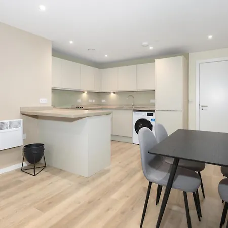 Richmond Row - Air Host & - 2 Bedroom Sleeps 6 Apartment